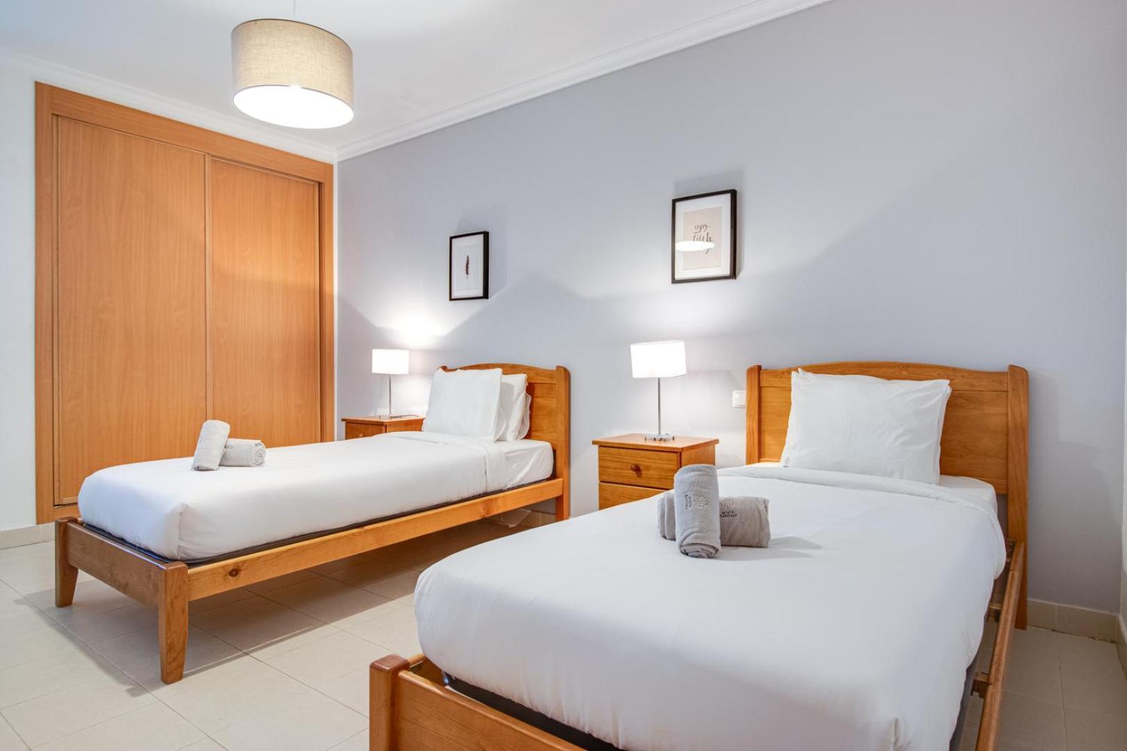 Lovely 2Bd Apart 500M Beach Ac Wi-Fi Pool Balcony Albufeira Exteriör bild