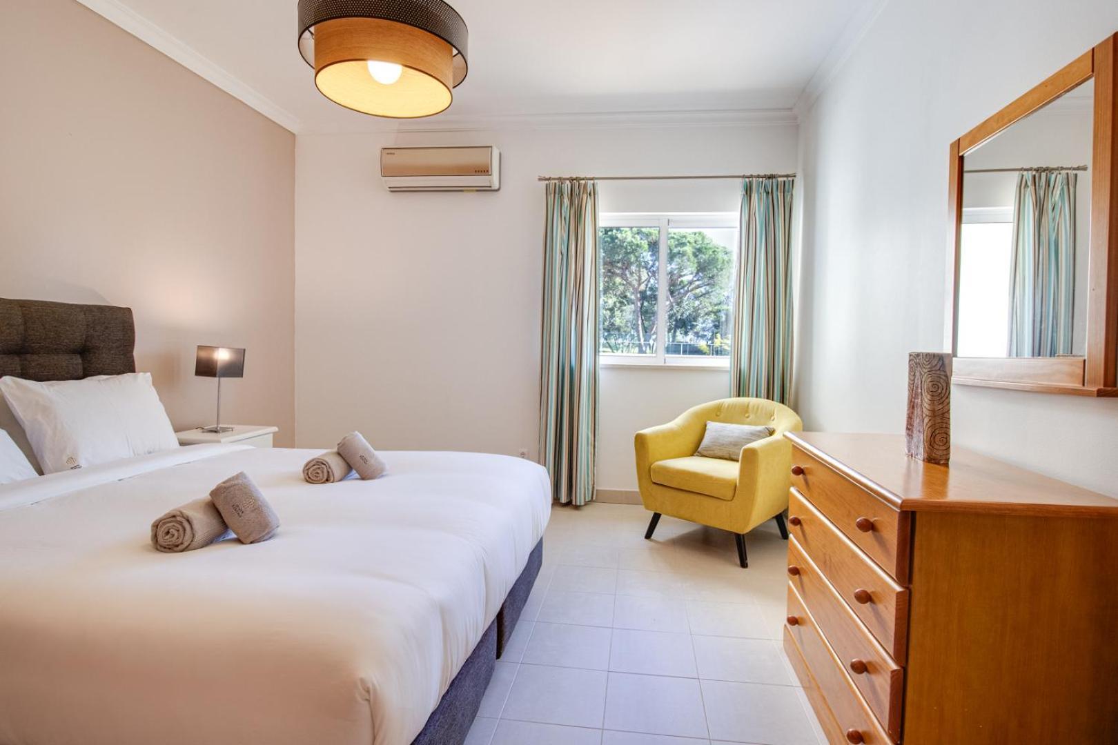 Lovely 2Bd Apart 500M Beach Ac Wi-Fi Pool Balcony Albufeira Exteriör bild