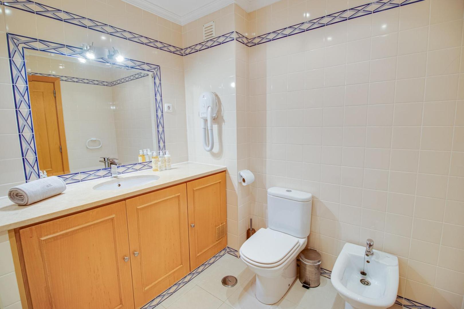 Lovely 2Bd Apart 500M Beach Ac Wi-Fi Pool Balcony Albufeira Exteriör bild